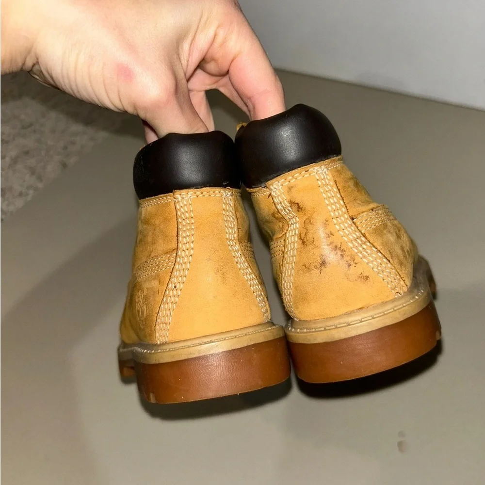 Kids Timberland boots size 9